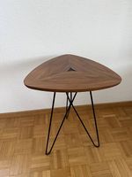 Nussbaum Beistelltisch