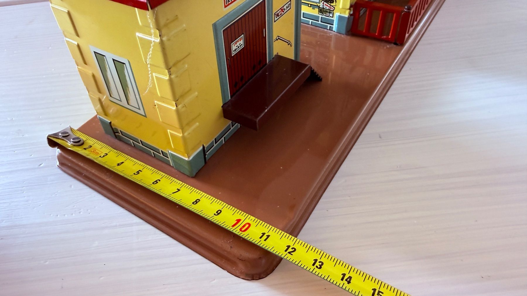 Giocattoli: Bahnhof, Blechspielzeug, 36cm lang – Usato da Gümligen venduto da caesar07 6