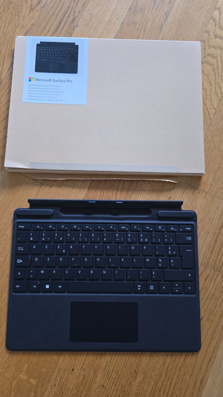Claviers: Clavier pour Microsoft Surface Pro – D'occasion à St-Sulpice VD par GT3RS