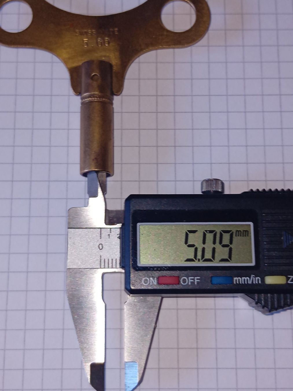 Orologi da terra & Orologi da parete: Clock Winding Key SWISS MADE 5.00 – Usato da Bern venduto da This_that_other_all 3