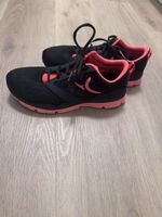 Chaussures de sport femme,taille39,noir/rose, très bon état
