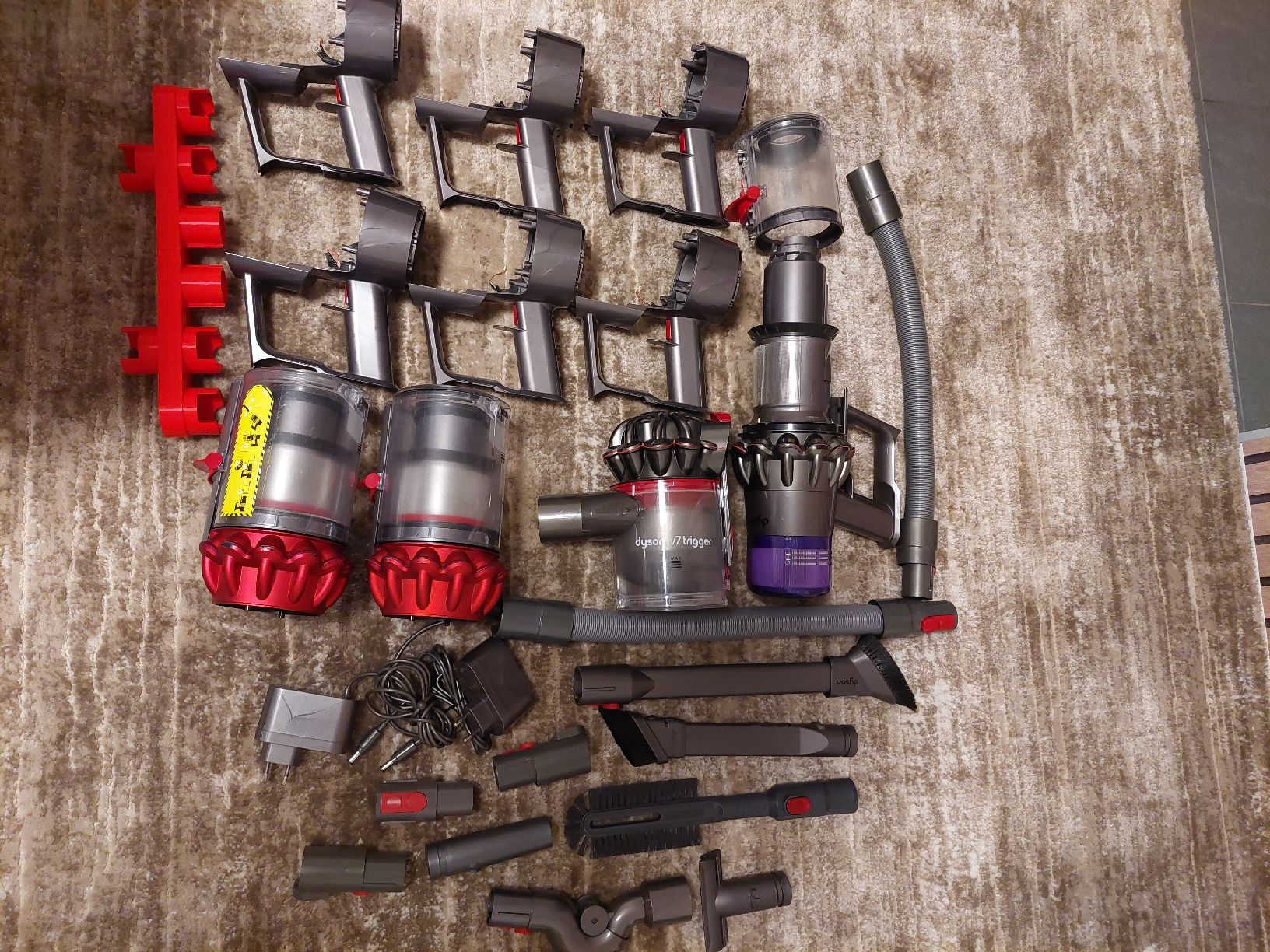 Dyson Staubsauger & Zubehör: Pièces détachées pour Dyson – Gebraucht aus Meyrin von aki_1971