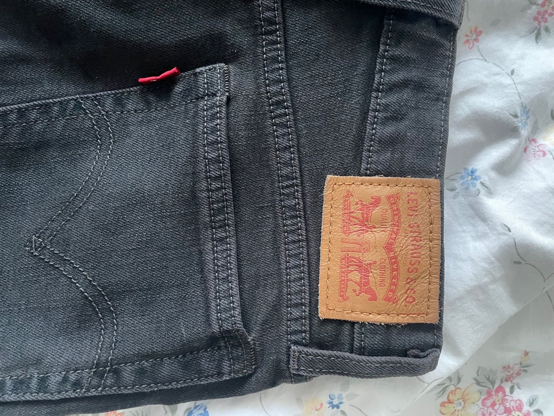 Levi's Jeans: Levi's Jeans – Usato da Bazenheid venduto da hat_96 7