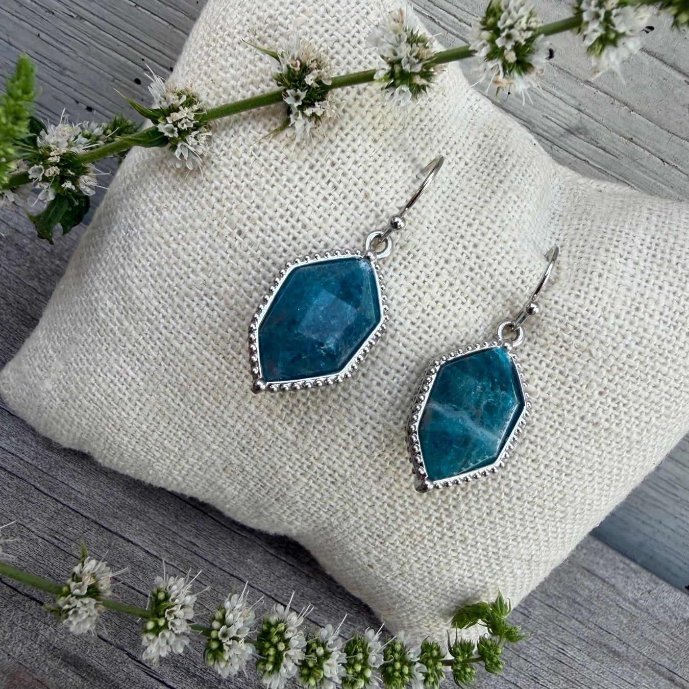 Orecchini pendenti & Orecchini a lobo: Wunderschöne APATIT Naturstein Ohrhänger – Nuovo e nell'imballaggio originale da Rombach venduto da Ivreajewels 3