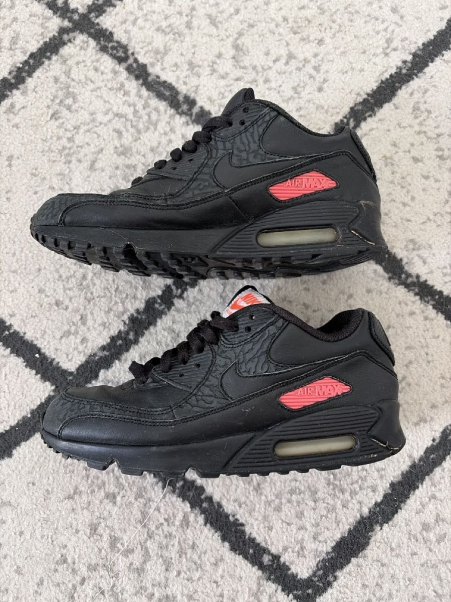Nike Chaussures femmes: Nike Air Max 90 noir – D'occasion à Bussigny par LabiZaule 1