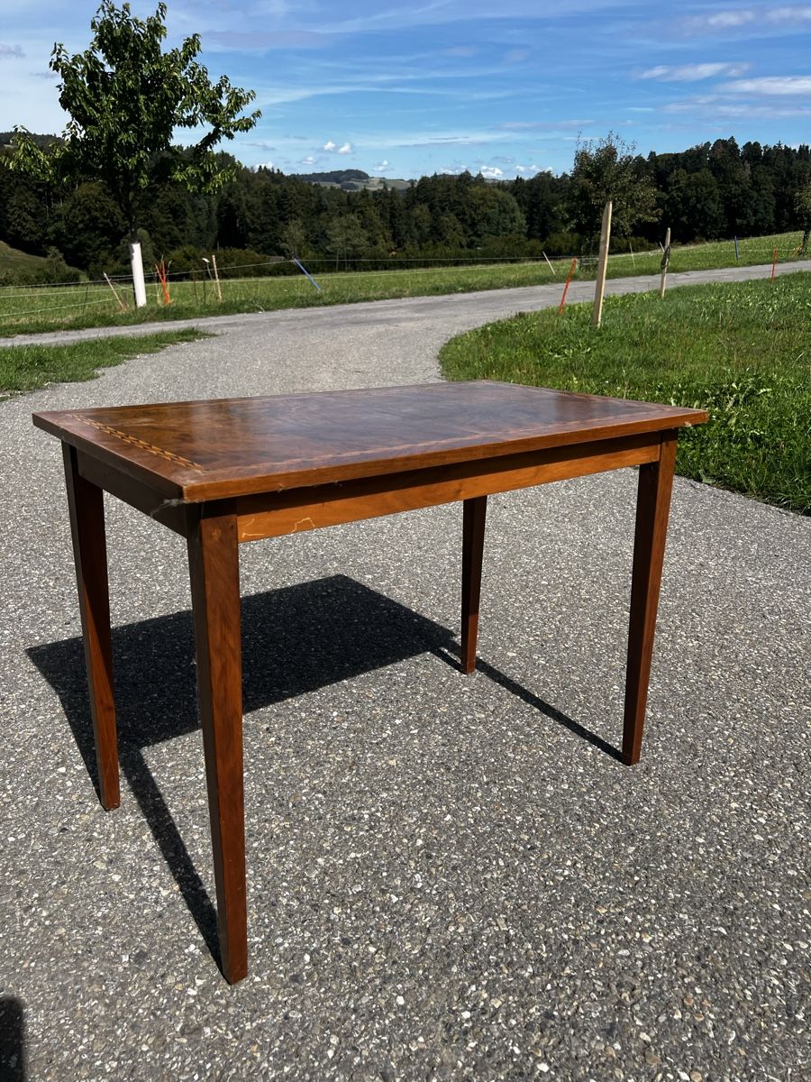 Tables: Holztisch antiker Stil – D'occasion à Ueberstorf par lorena...
