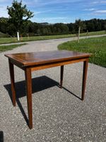 Holztisch antiker Stil