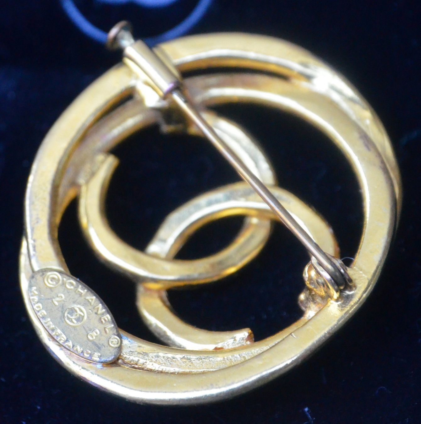 Chanel Spille & Fermagli: CHANEL Brosche / broche – Usato da Collonges venduto da Auganien 5