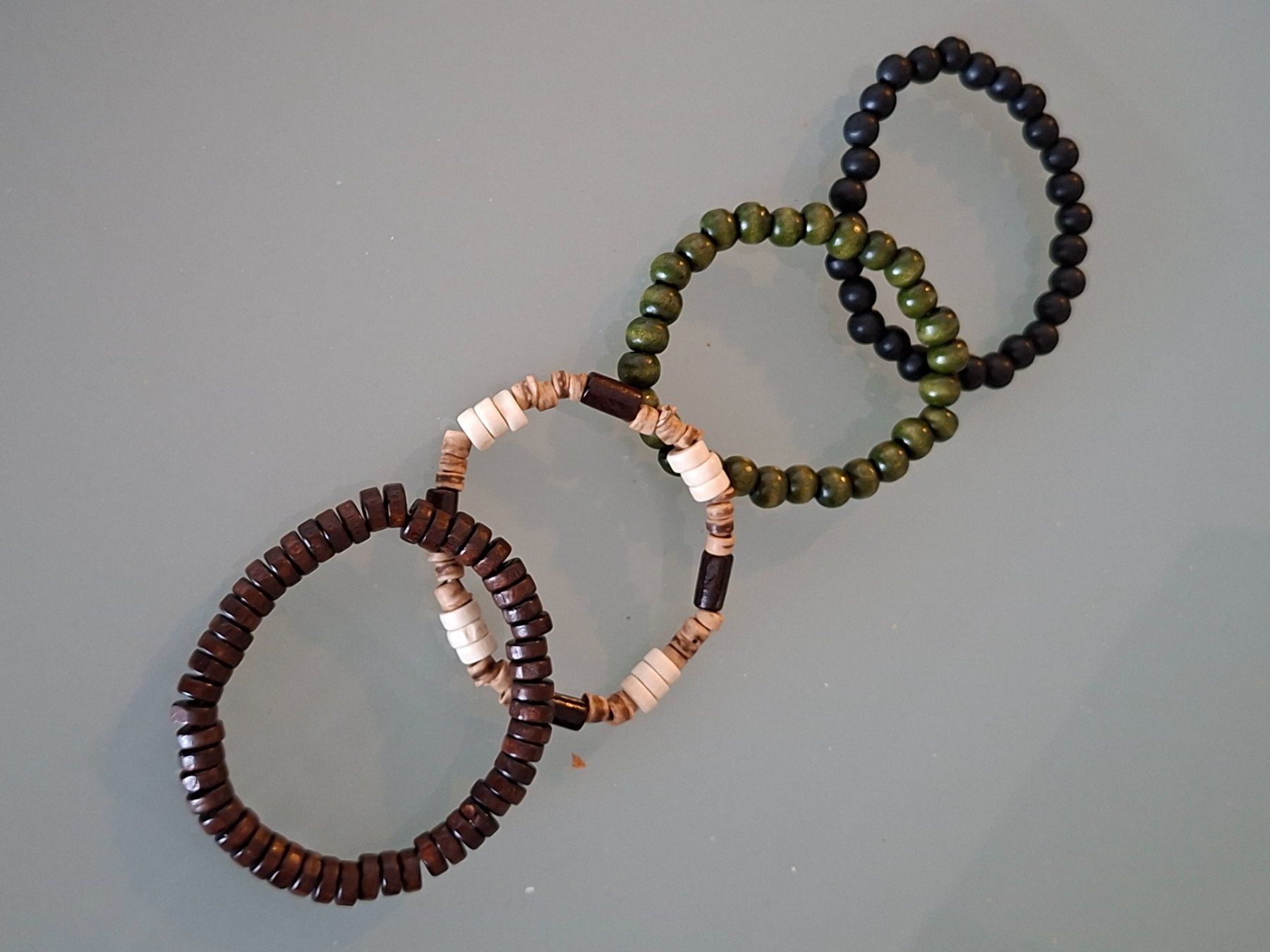 Bracelets: 4 schöne Armbänder Neuwertig – Neuf (Voir description) à Reinach AG par nicki024