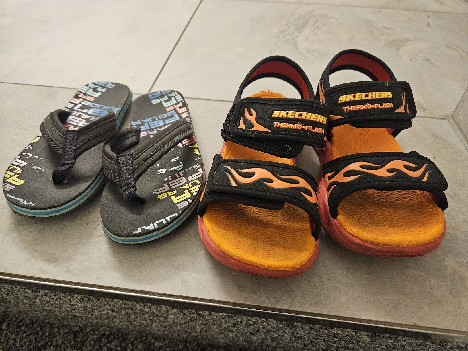 Skechers Schuhe für Jungen: skechers Sandalen Gr.33.5 – Gebraucht aus Niederwil AG von marciag