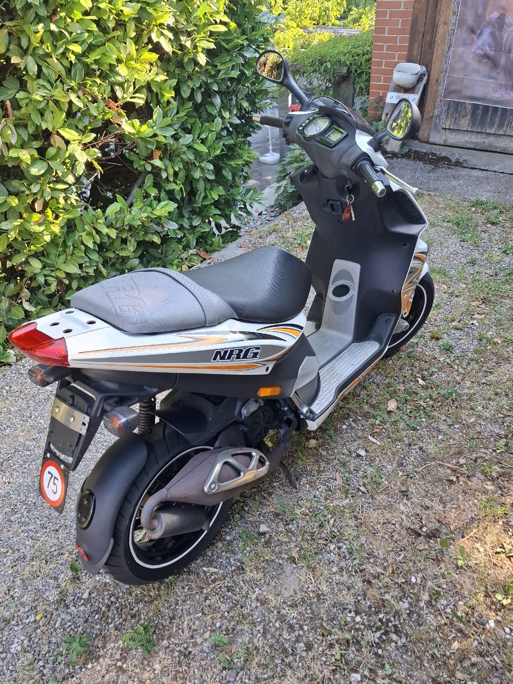 Aprilia Scooters: Roller 50ccm 75 Km/h – Gebraucht aus Wintersingen von PuchX30NL 1