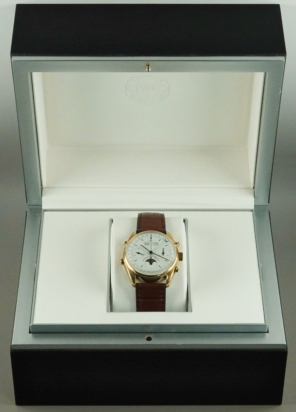 IWC Orologi: IWC Ref 3710 Chronograph triple date moon phase 18k Gold – Usato da Meilen venduto da Anonymous3 5