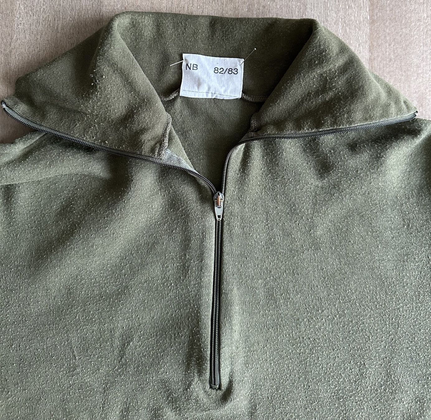 Schweizer Armee T-shirt: Gnägi Militär-Leibchen Original – Usato da Hergiswil NW venduto da hpb_9bvx 2