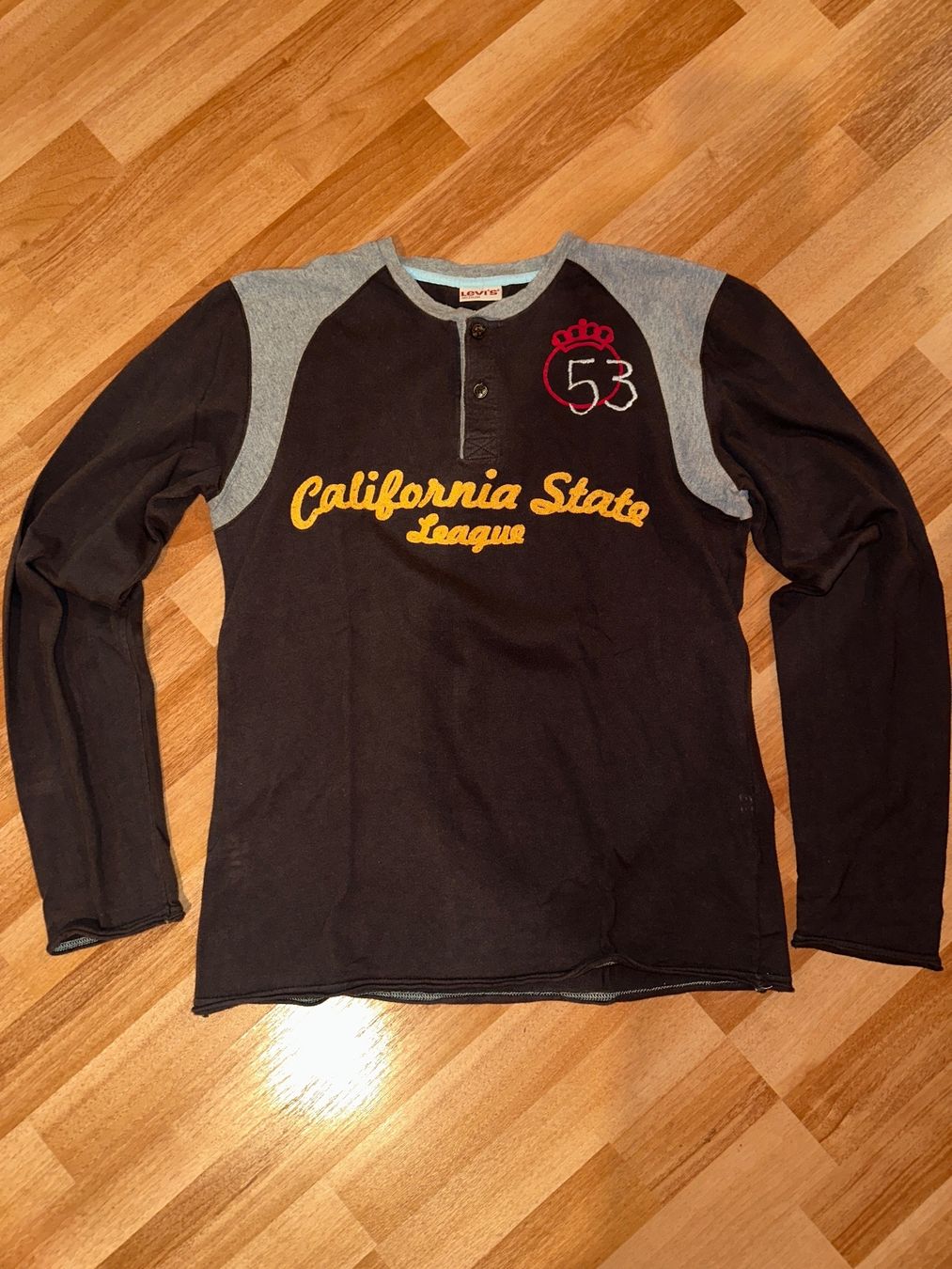 Levi's Maglioni & Felpe: Levi’s Pullover Gr. M – Usato da Heiden venduto da fam_797q