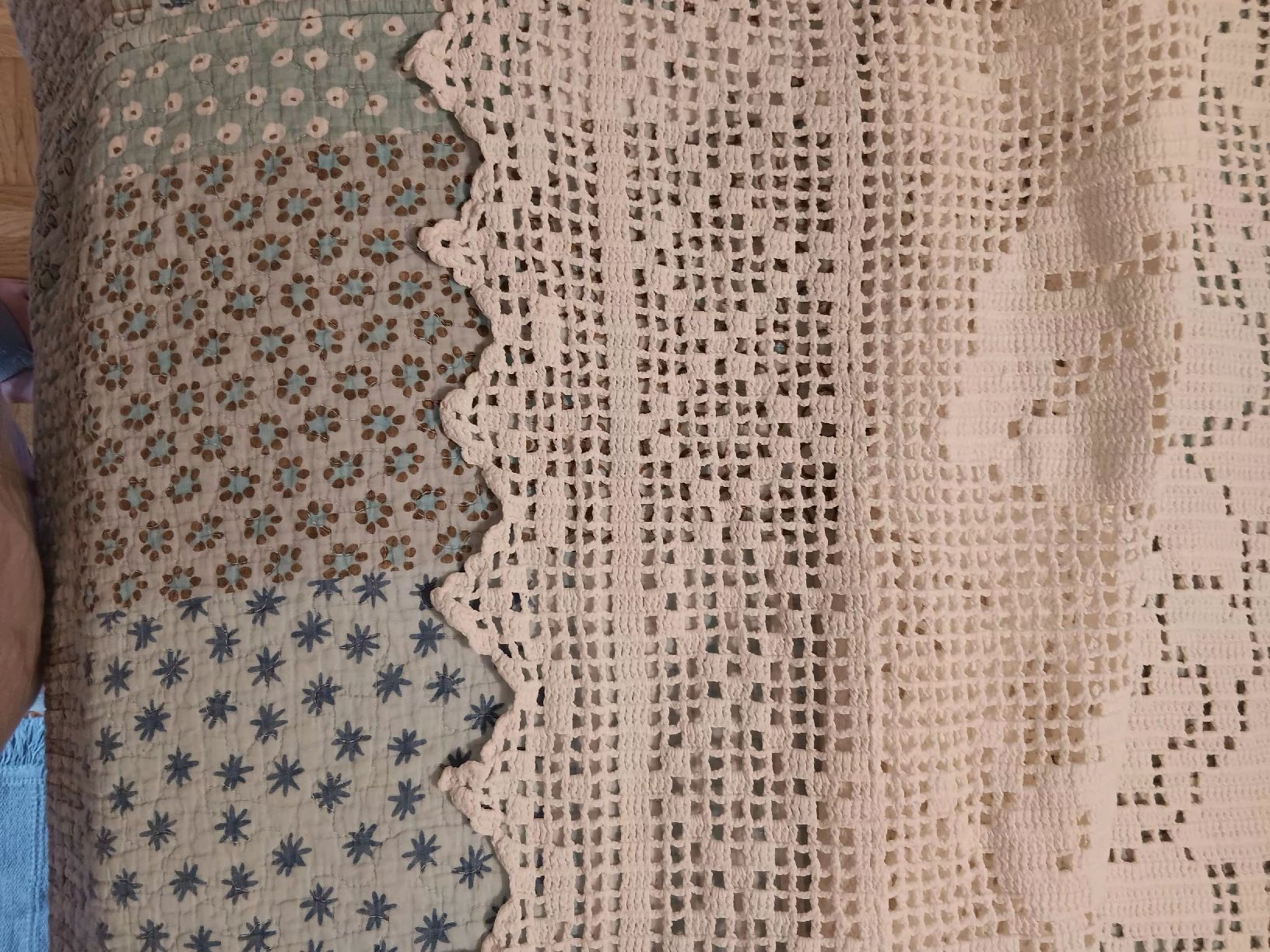 Linge de lit: gehäckelte bettüberwurf  – D'occasion à Ambrì par Maerz87 3