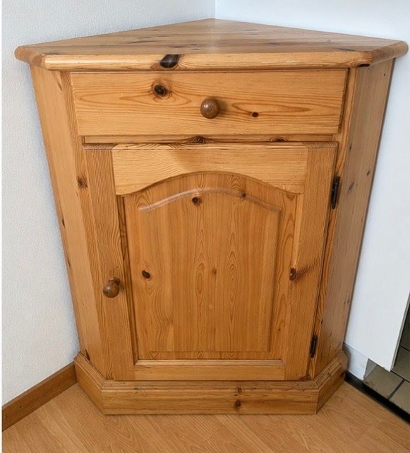 Armoires: Eckschrank – D'occasion à Trimbach par ClaudioM03