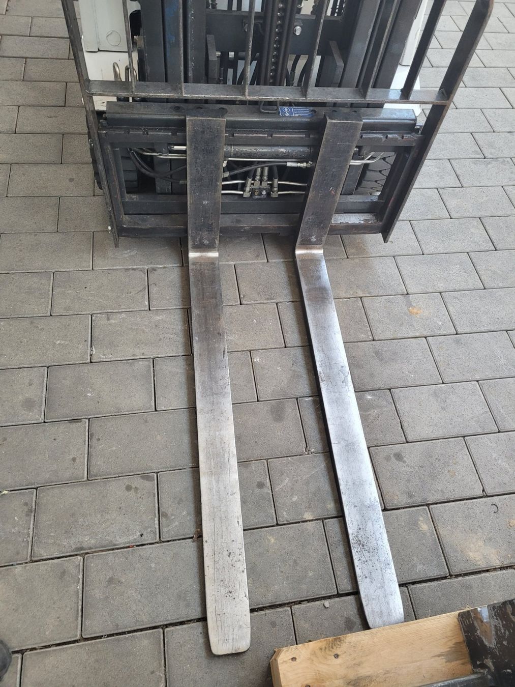 Carrelli elevatori e a forche: Elektro Gabelstapler – Usato da Frick venduto da MAMTechnikAG 2