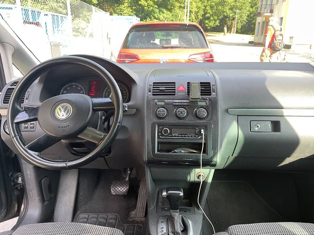 Automobili: VW Touran 2.0 FSI – Usato da Losone venduto da nat_c82b 1