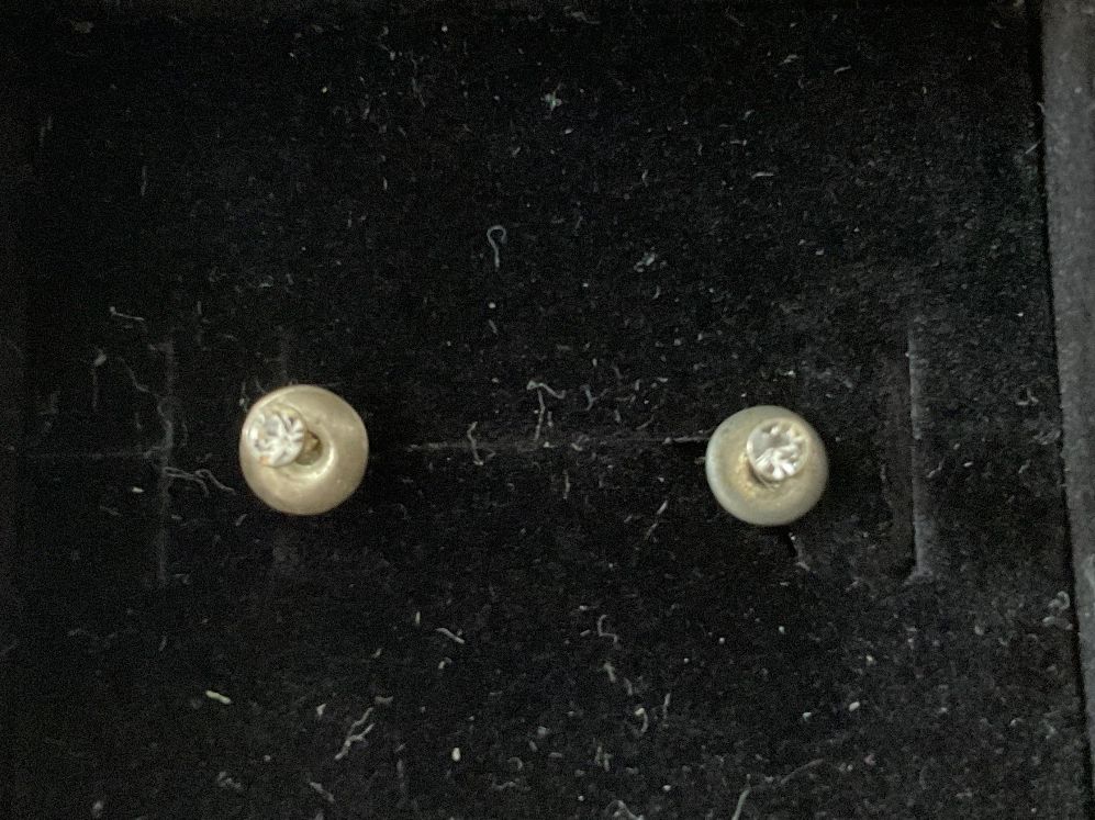 Boucles d'oreille: Ohrstecker silberfarben mit Stein – D'occasion à Ellikon a d Thur par sar_l8sf