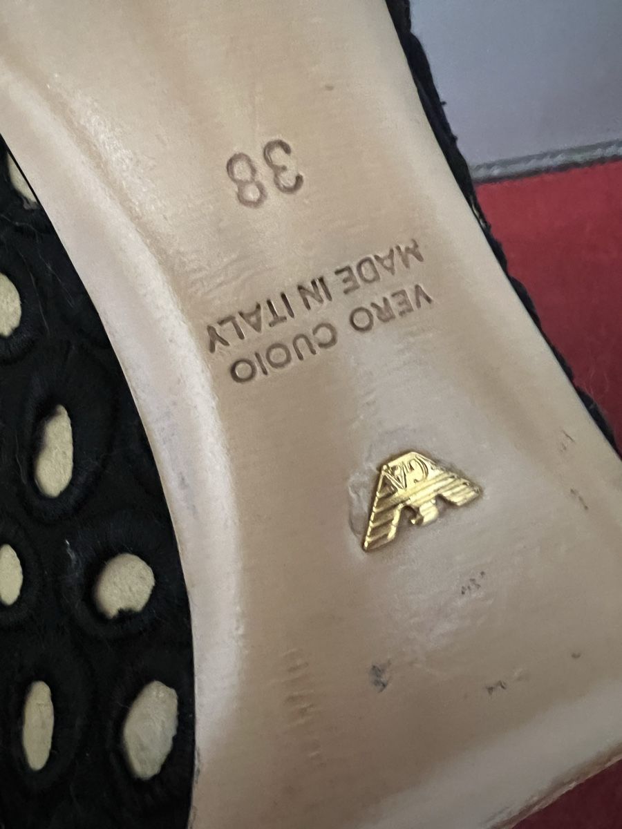 Armani Damenschuhe: Schicke Pumps von Giorgio Armani, Gr.38 – Gebraucht aus Zürich von Kos12345 6