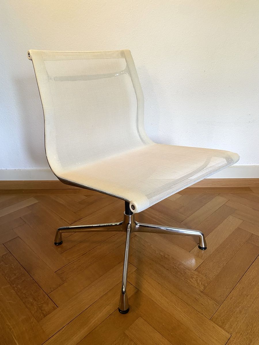 Vitra Stühle: Design Vitra Aluminium Chair EA 101 – Gebraucht aus Olten von sportwelt