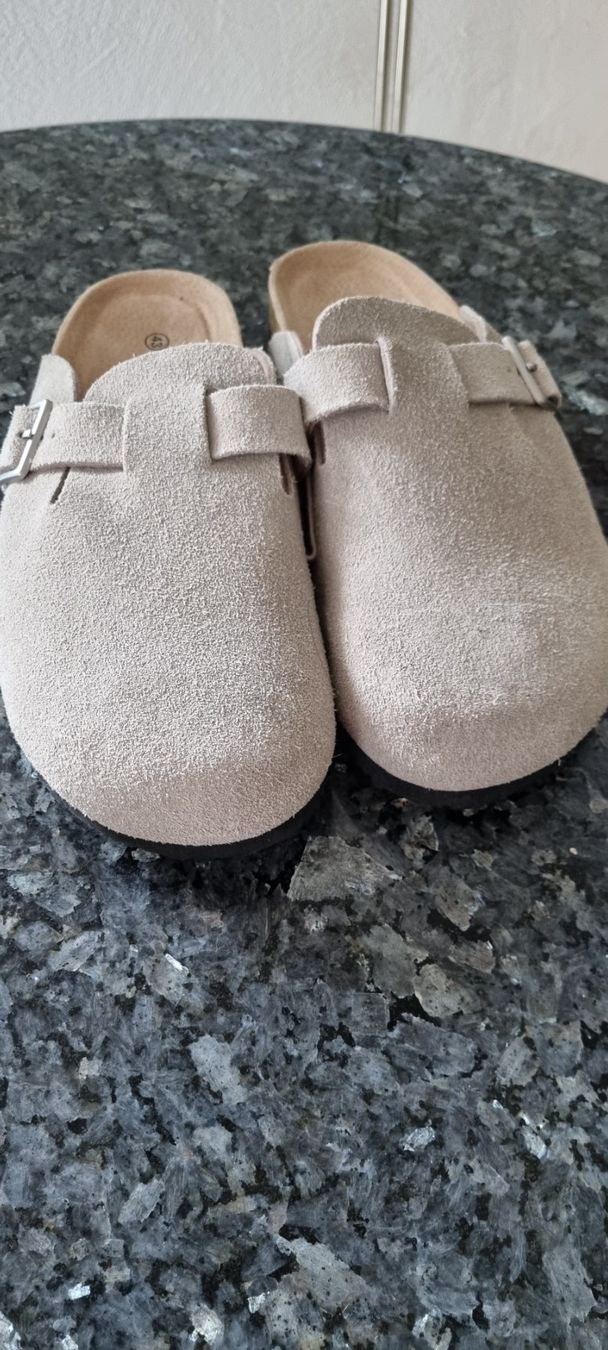 Scarpe da uomo: Bequeme Hausschuhe Grösse 43 ... – Nuovo (secondo la descrizione) da egliswil venduto da Maggy6