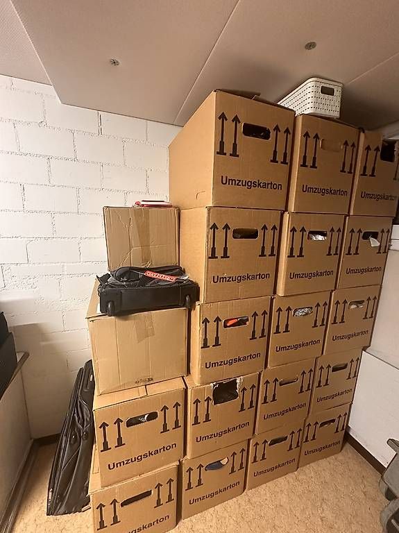 Lots de vêtements: Kleider Packet XXL  – D'occasion à Hägendorf par tyl_kzs2