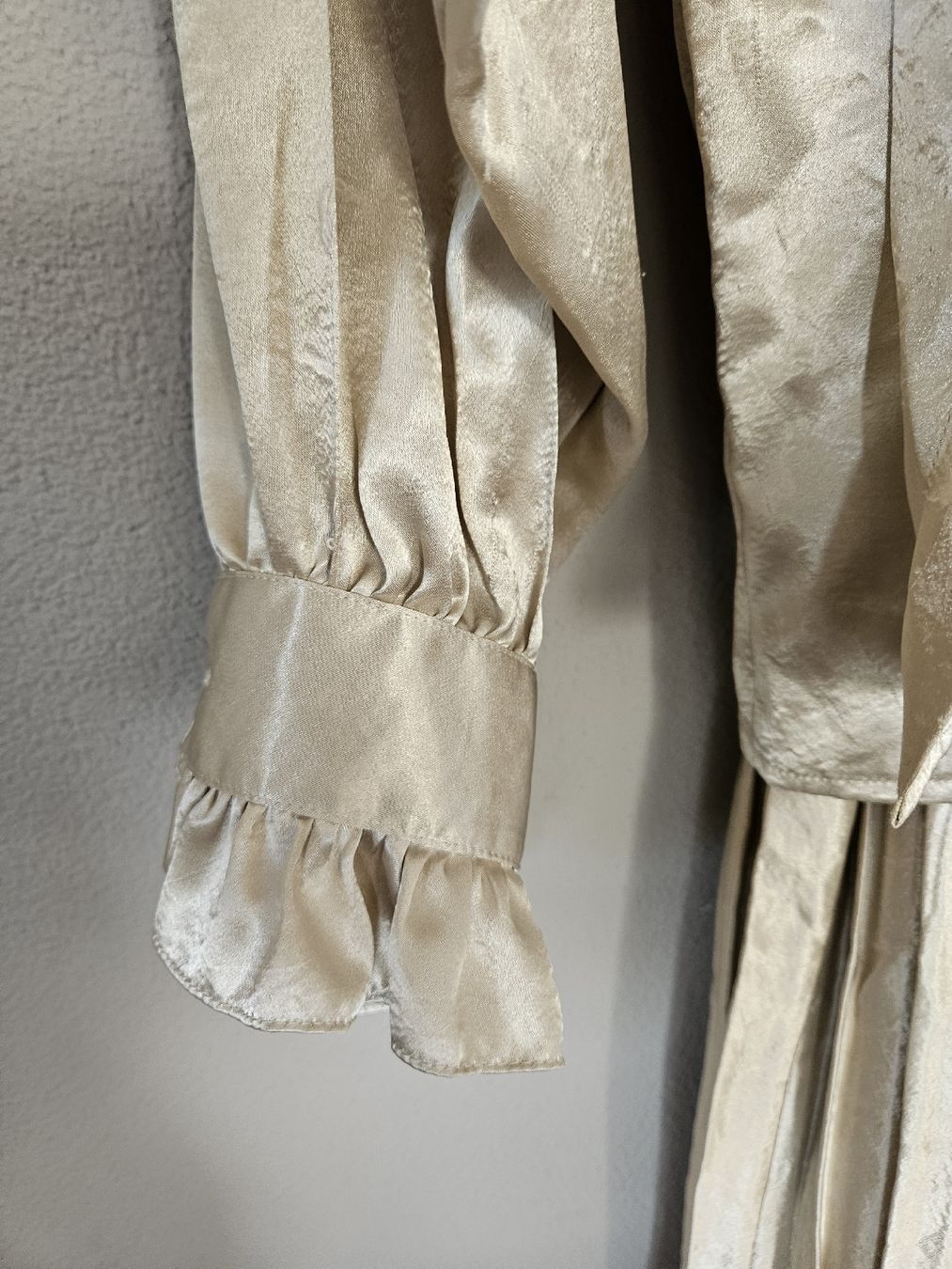Costumi: Elegantes Satin-Deuxpiece cris.devi  – Usato da Eschenbach SG venduto da MarThu 3