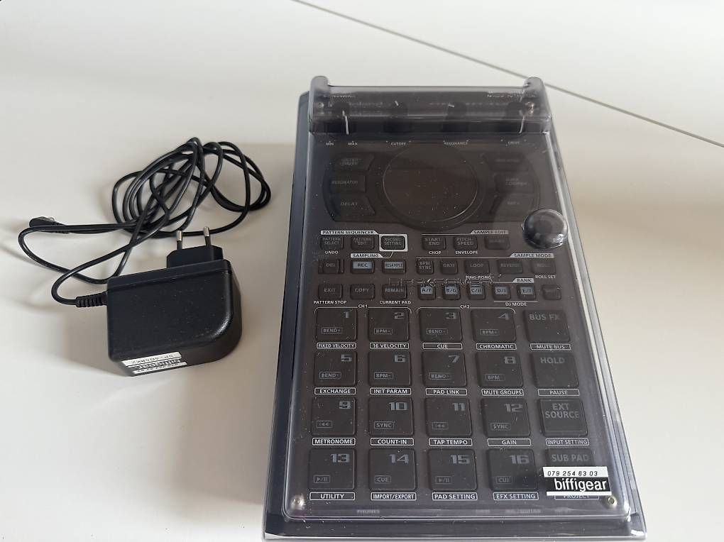 Roland Strumenti musicali: Roland SP 404 MKII inkl. Cover – Usato da Bischofszell venduto da Nenga 1