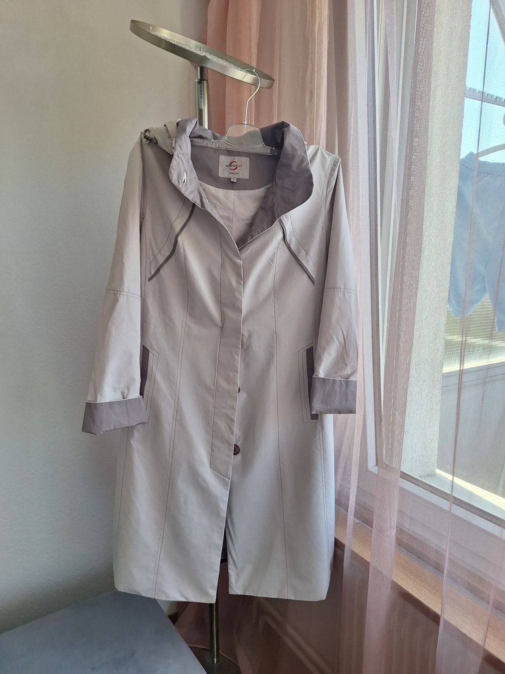 Cappotti: Trenchcoat Gr.40 – Usato da Ostermundigen venduto da Katjaest01