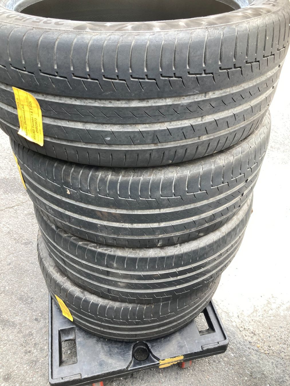 Continental Pneumatici & Ruote complete: 235/50R19 Sommerpneu Continental – Usato da Cham venduto da WB2223