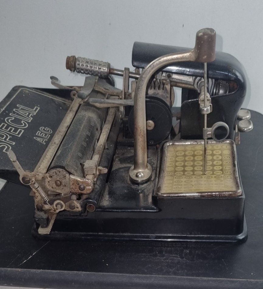 Macchine da scrivere: Schreibmaschine Special AEG – Usato da Flums venduto da Flumsantik 6