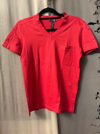 T-shirt homme H&M rouge taille S stylé boutons