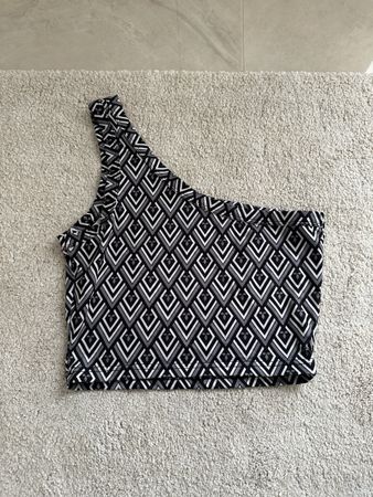 Schickes One-Shoulder Top, Schwarz/Weiss gemustert, S