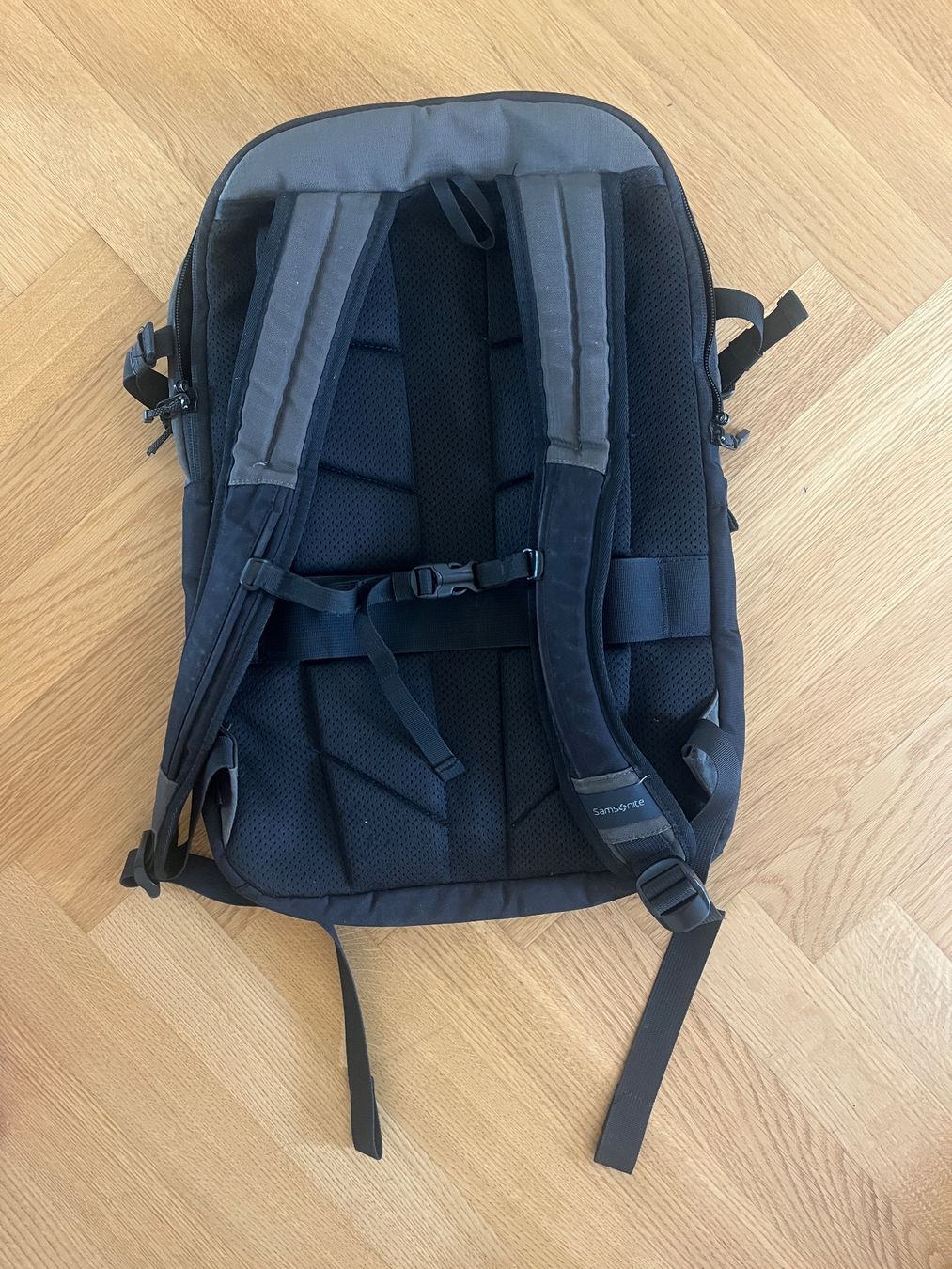 Samsonite Rucksäcke: Samsonite Rucksack Grau Schwarz – Gebraucht aus Zürich von bretxo 1