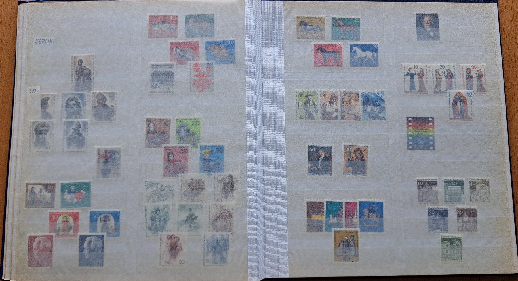 Tutti i francobolli: 2 Alben: BRD+Berlin Postfrisch und DDR gestempelt – Usato da Sementina venduto da Stoneheads 3