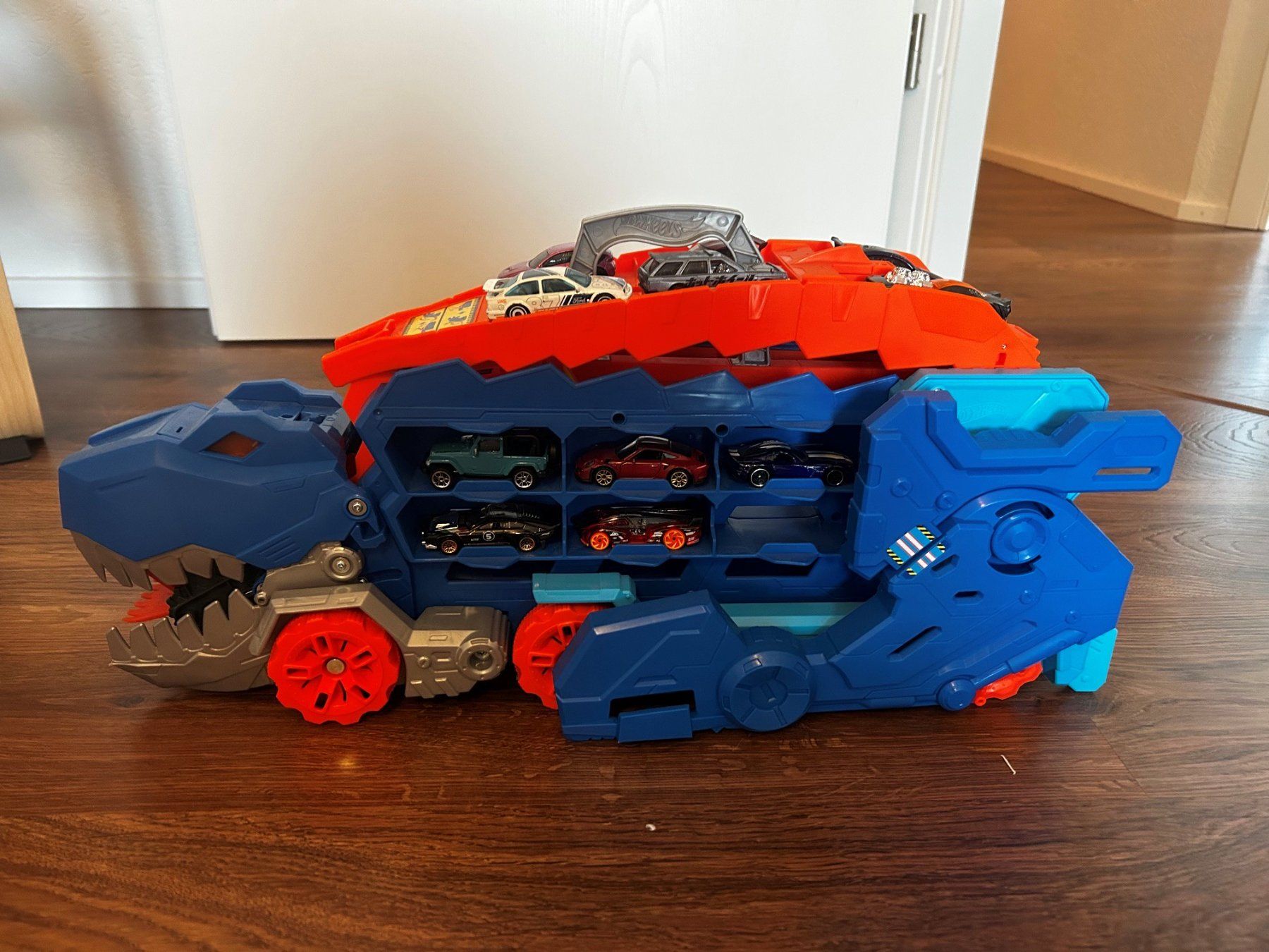 Hot Wheels Giocattoli: Méga Transporteur Dino - Hot Wheels – Usato da St-Livres venduto da rap_9hr7