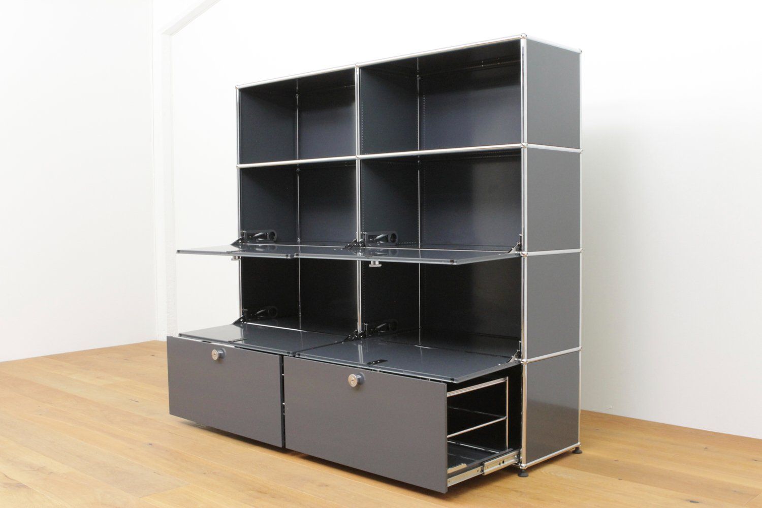 USM Scaffali: USM Haller Regal Anthrazitgrau – Nuovo (secondo la descrizione) da Affoltern am Albis venduto da StudioStandard 4