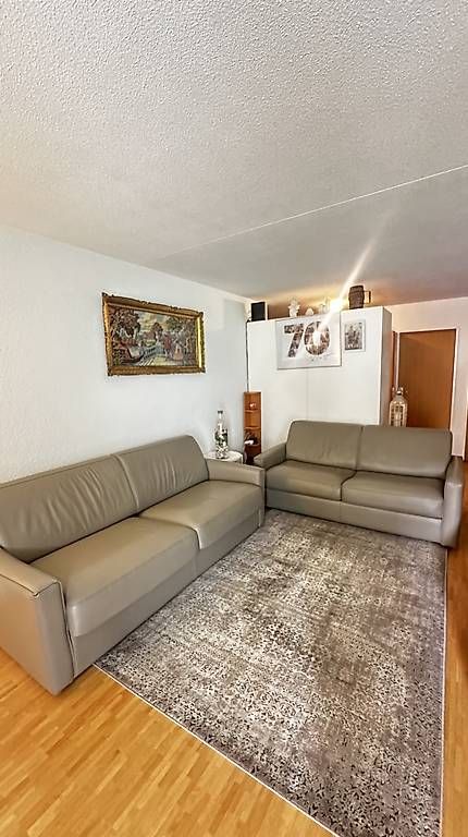 Sofas: Echtleder Sofagarnitur 3+2 mit Schlaffunkt – Gebraucht aus Neuenegg von Radisa83
