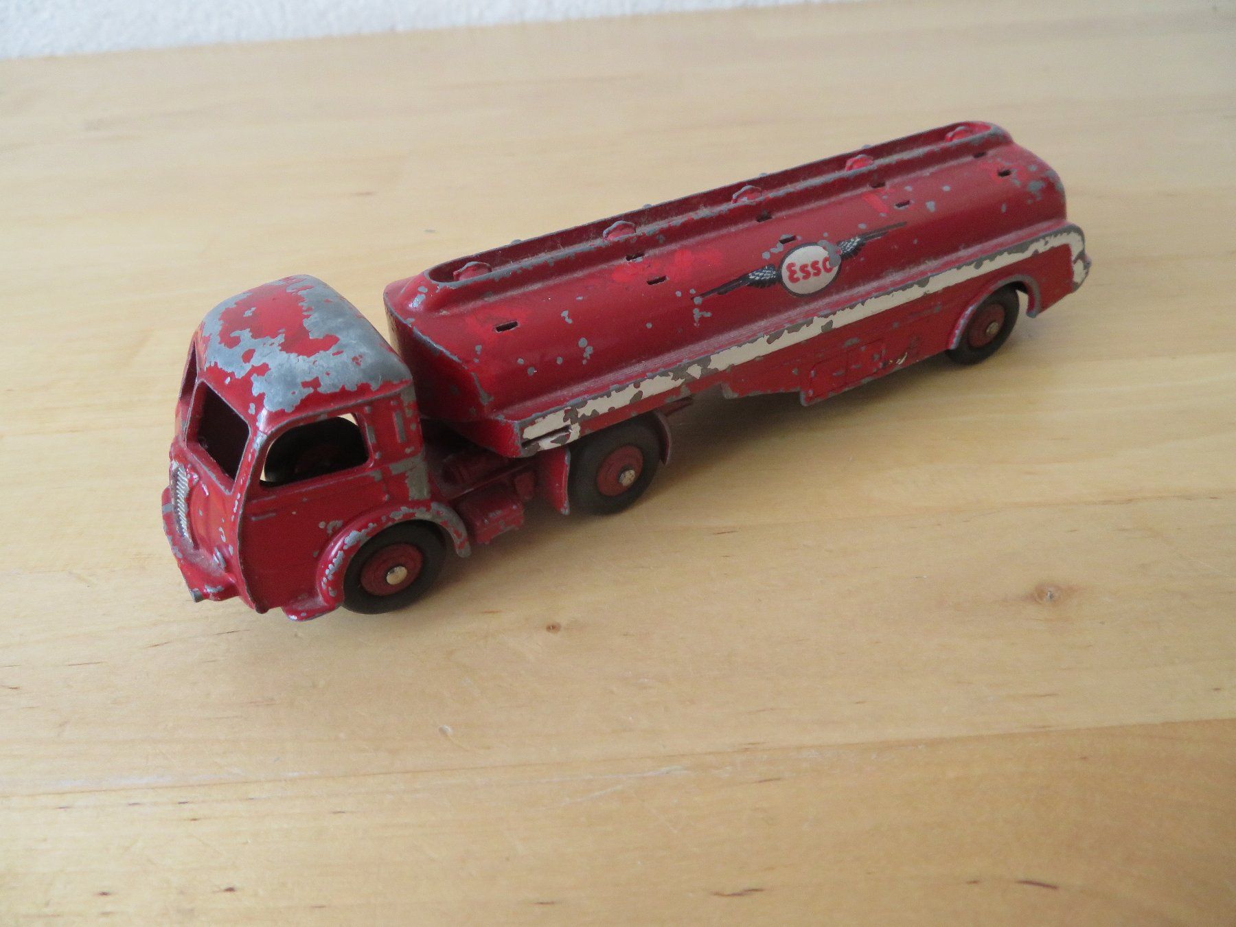 Dinky Toys Modellini d'auto: DINKY TOYS Esso Tanker – Usato da zürich venduto da Goldimmund