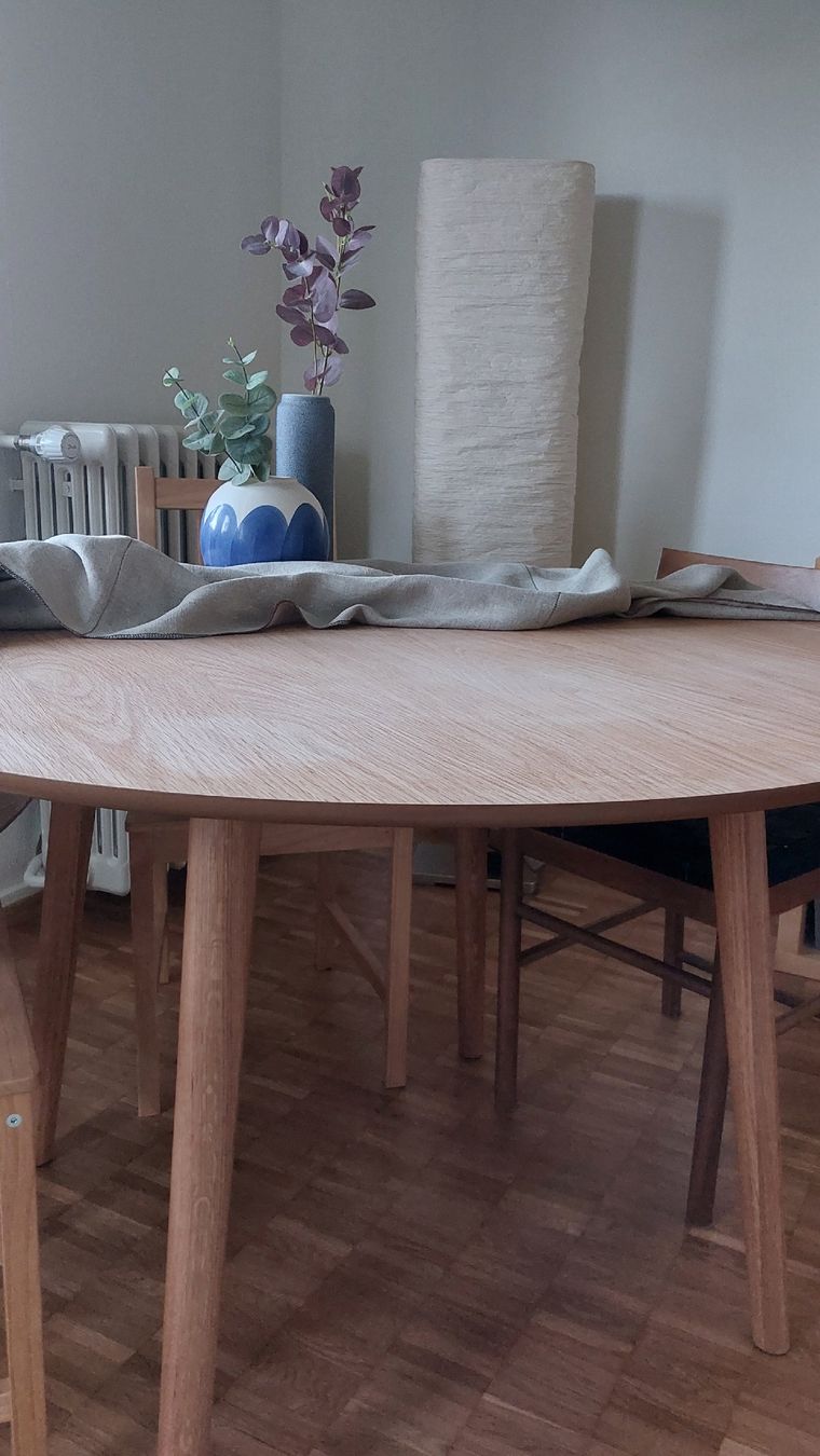 Micasa Tische: runder Holztisch von Micasa – Gebraucht aus Zürich von its_zx2k 2