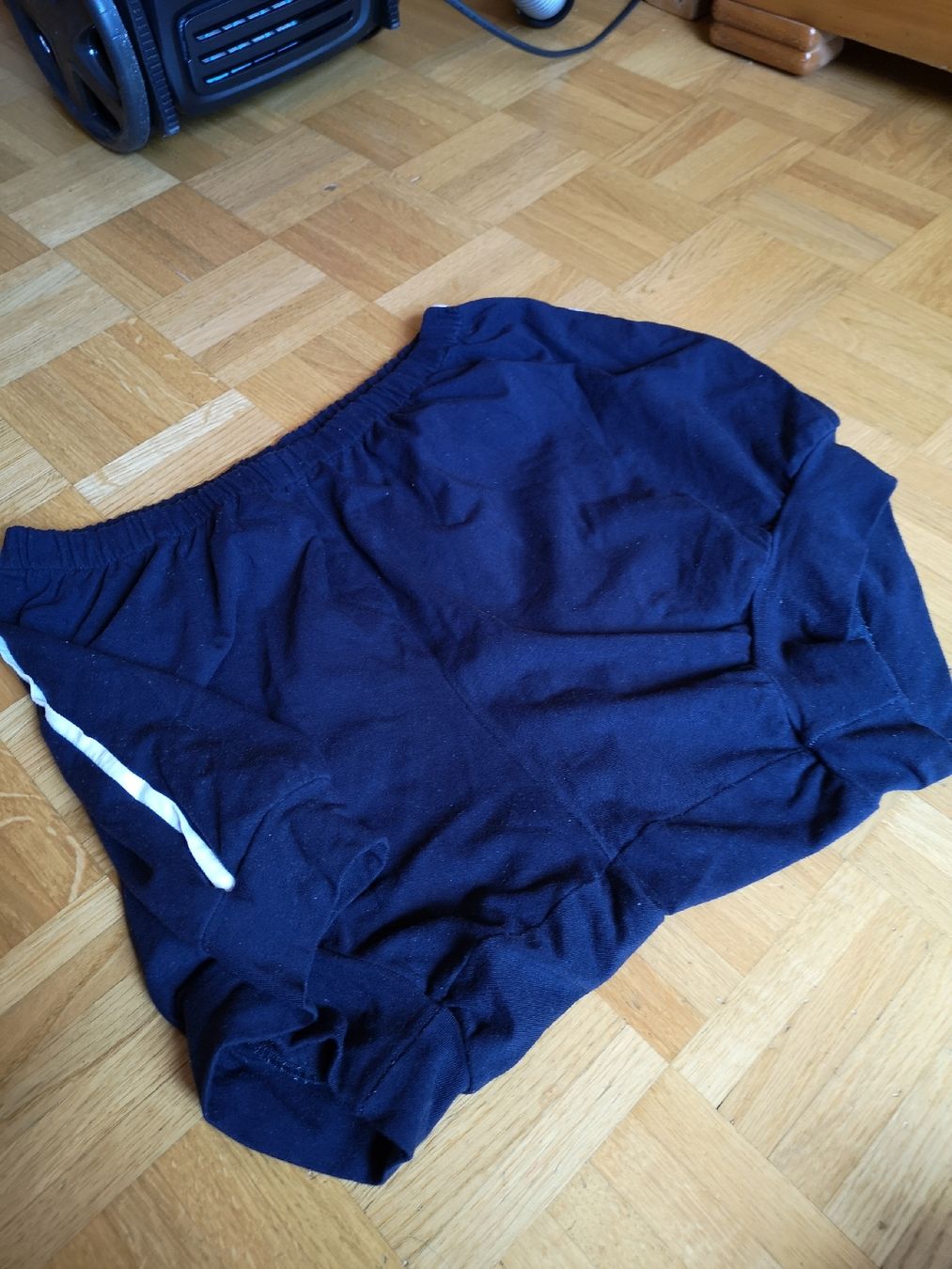 Pantaloni: Kurze Yogahose Baumwolle 42 bis 44 – Usato da Samedan venduto da sowaw
