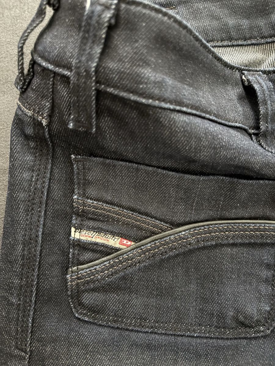 Diesel Jeans: Diesel Wenga Jeans Damen – D'occasion à Diepoldsau par she_bsl2 1