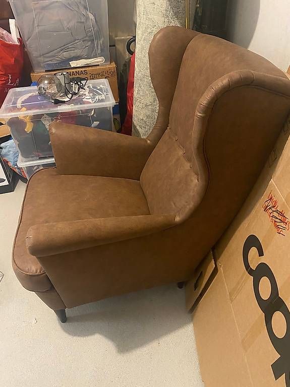 Fauteuils: Brauner Ohrensessel Leder – D'occasion à Utzigen par mar_678j 2