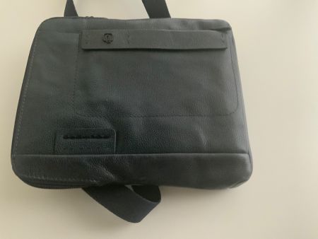 Umhängetasche PIQUADRO P15plus