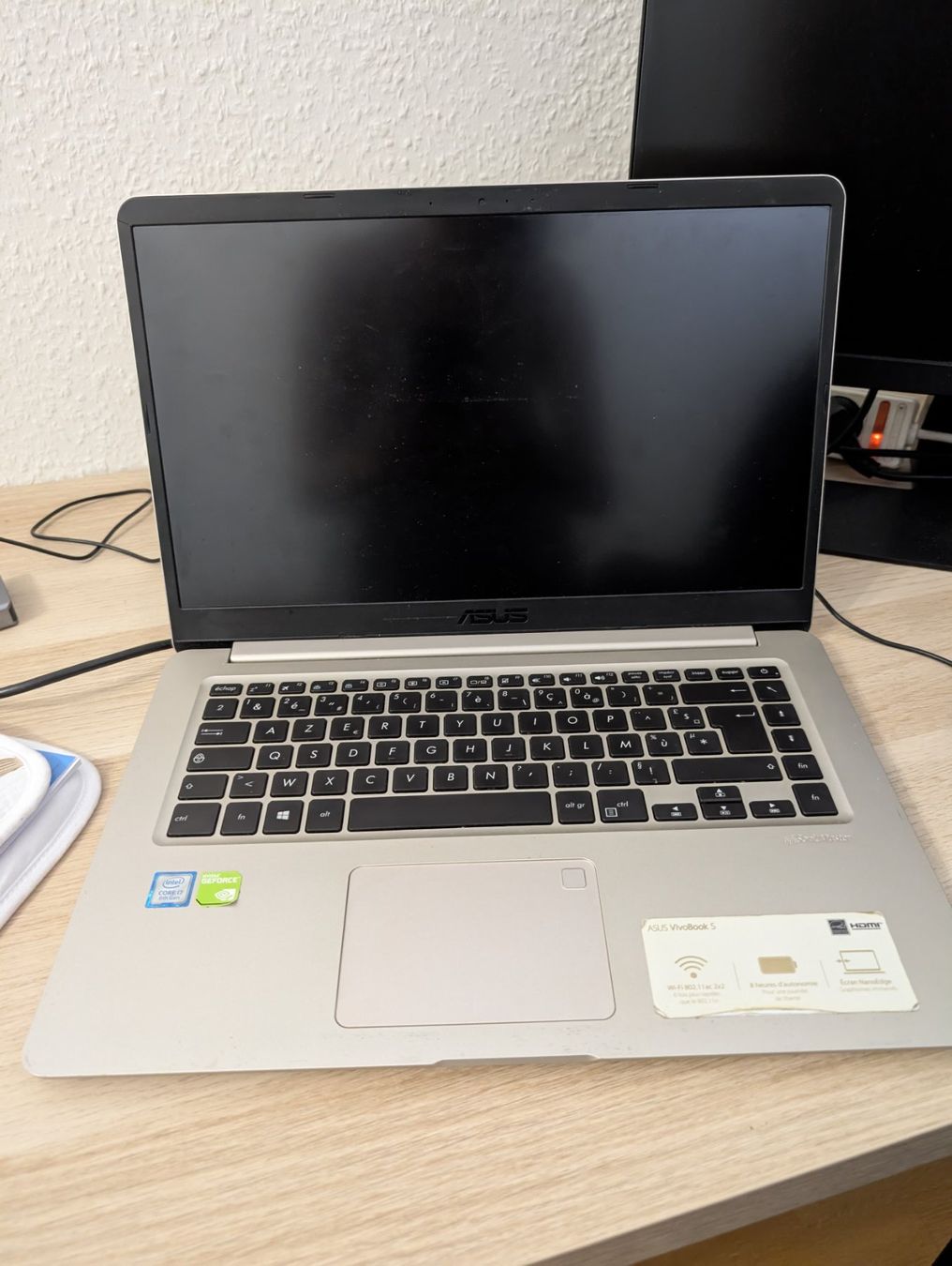 Asus Notebooks: Ordinateur Asus Vivobook - pour pièces – Defekt aus Genève von lis_xvh7 2
