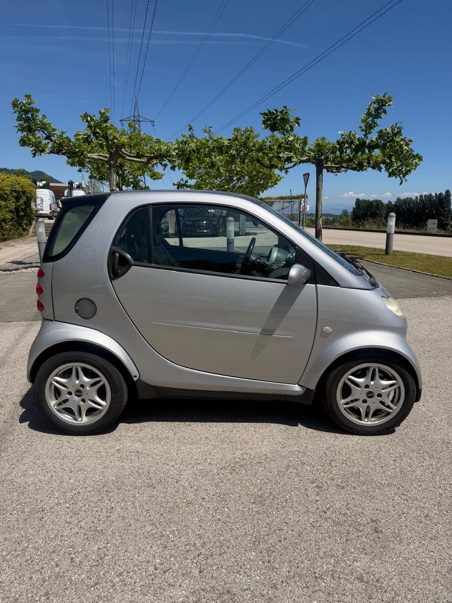 Smart Autos: Smart Micro Compact Car année 2002 – Gebraucht aus Rolle von kon_9smn 5