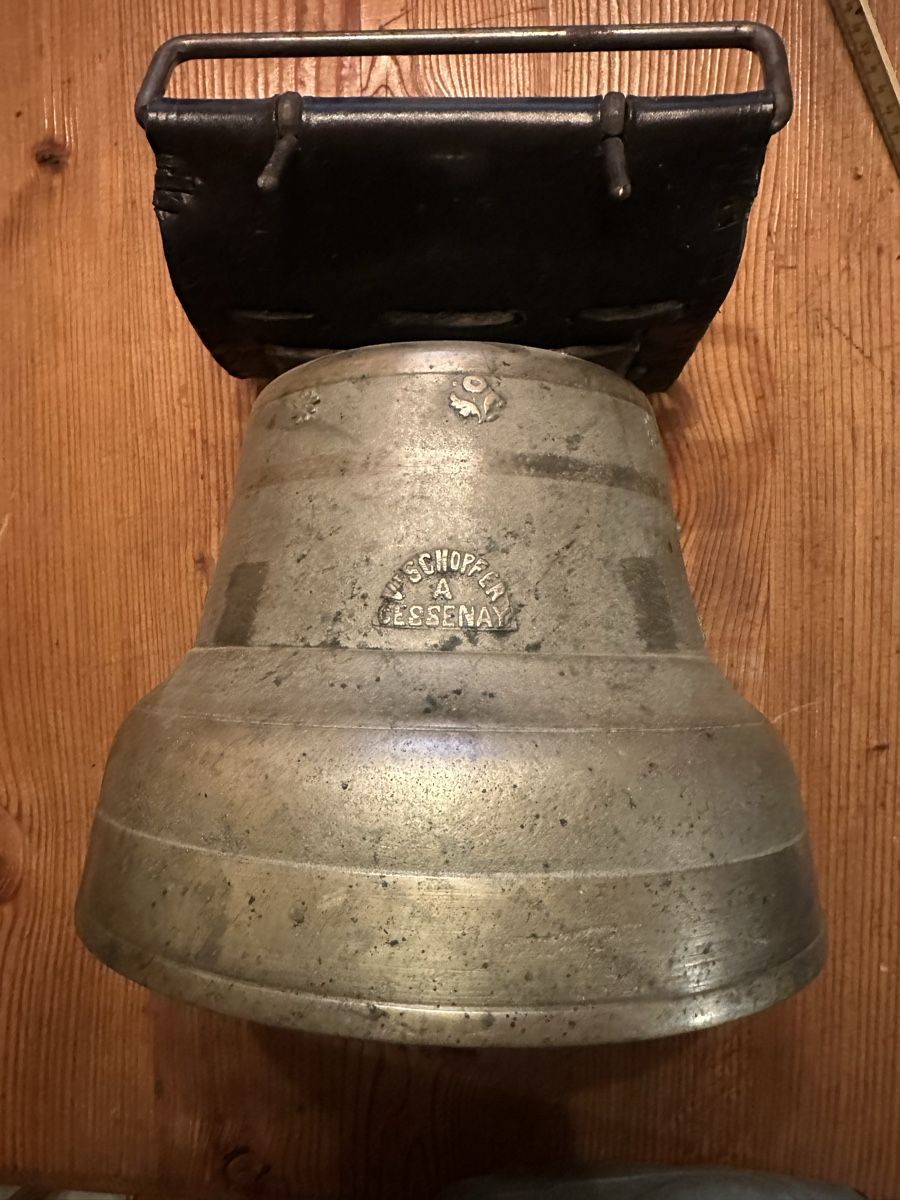 Campanacci mucche: Glocke  SCHOPPER GESSENAY mit Lederschmuc – Usato da Zumholz venduto da Gotterong 1
