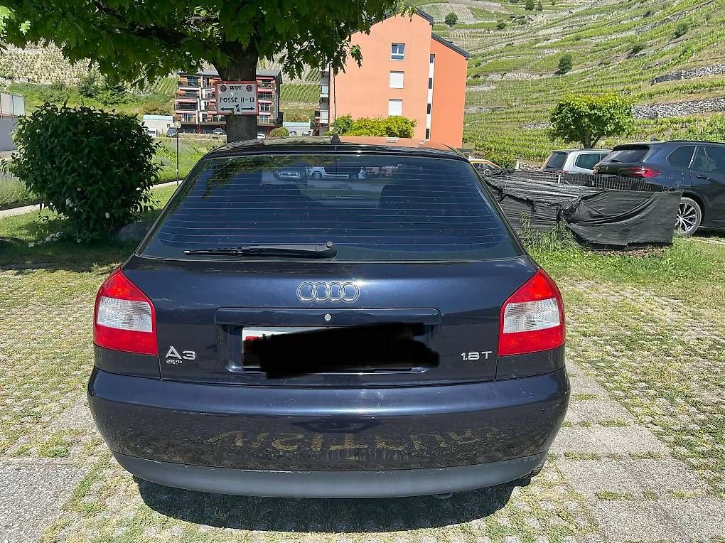Audi Automobili: Audi A3 1.8T – Usato da vollèges venduto da HENRI.s 1