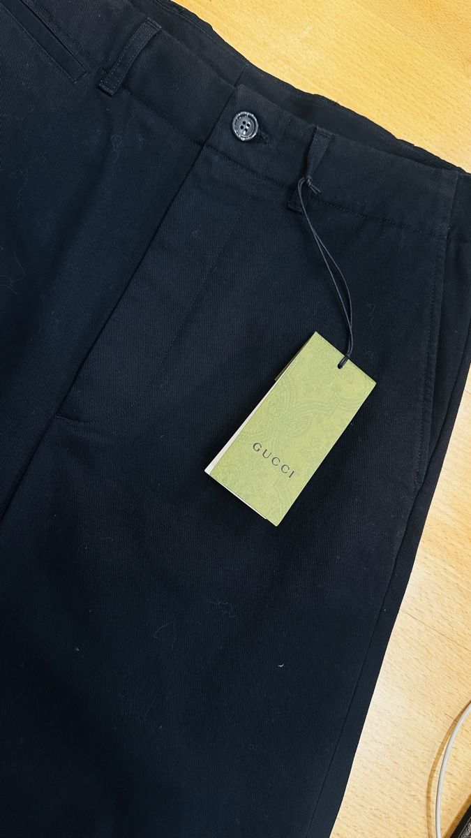 Gucci Pantaloni: Gucci kurze Hose neu. – Nuovo e nell'imballaggio originale da Lachen SZ venduto da HelvetiaLuxury 6
